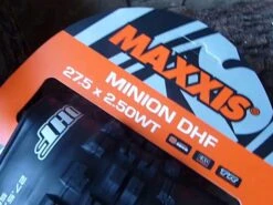 MAXXIS Minion DHF Pneu Souple MaxxGrip Dual Exo WT TR - 27,5 X 2,5 Pouces -Vtt Soldes Boutique maxxis minion dhf pneu souple maxxgrip dual exo wt tr 275 x 25 pouces 4